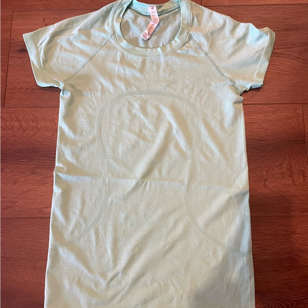 Lululemon swiftly top. Size 6. Sea foam green